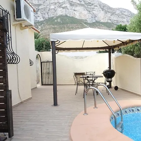 With Private Pool In El Montgo, בית נופש